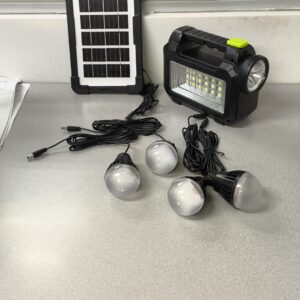 Lampara Solar con Bombillos x4 GD 206